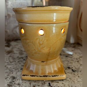 Scentsy Citron Warmer 💛